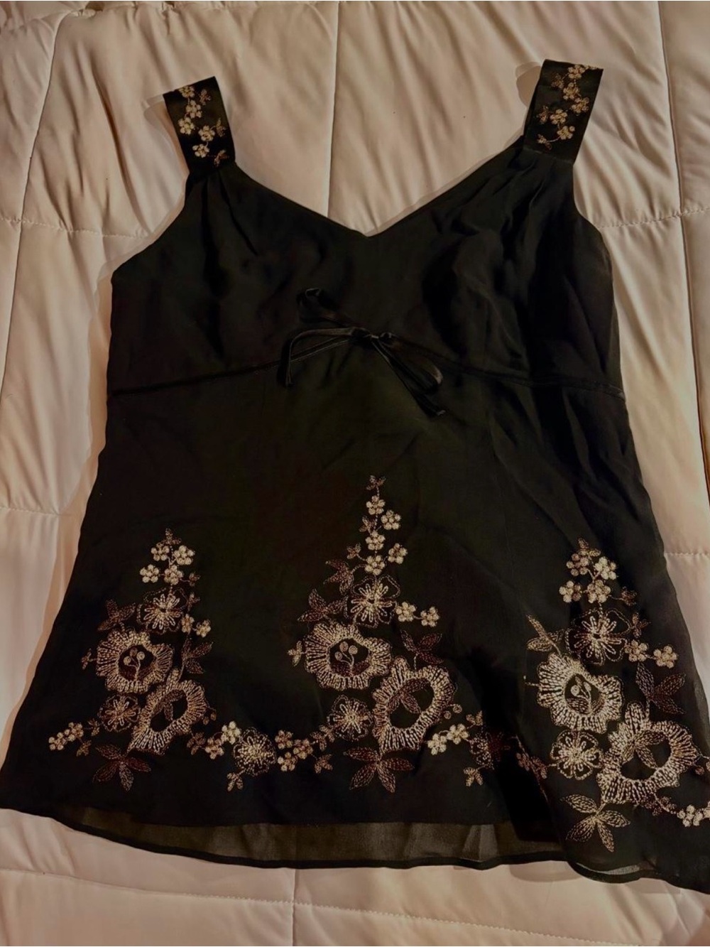Ann Taylor black floral embroidery top
